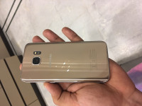 Gold Samsung S-series galaxy s7