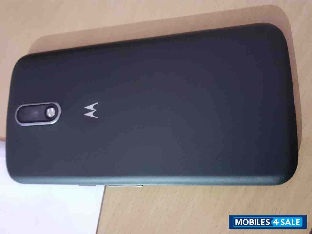 Black Motorola moto g4