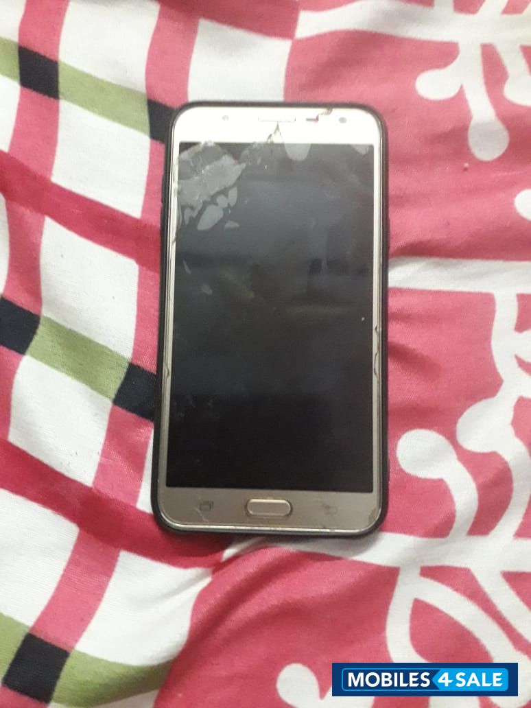 Samsung  Galaxy j7 nxt