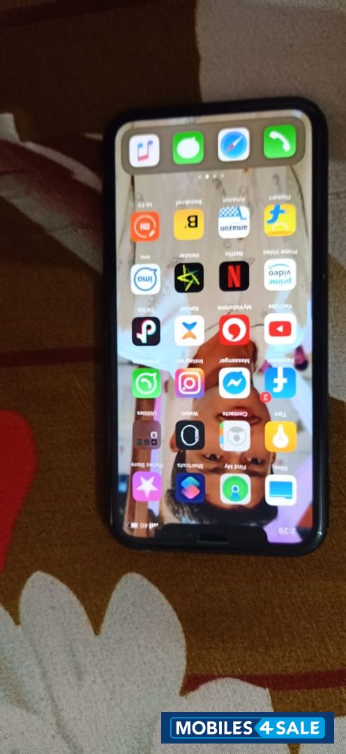 Apple  I phone xr
