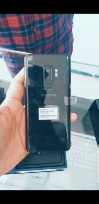 Black Samsung  Galaxy s9 plus 6 gb ram 64 gb rom 6 mnth