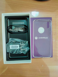 Motorola  moto one 4gb 64gb