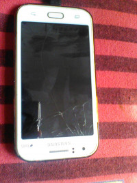 White Samsung  sm-j1