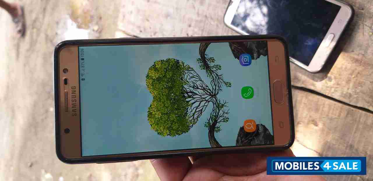 Samsung  Galaxy j7 max