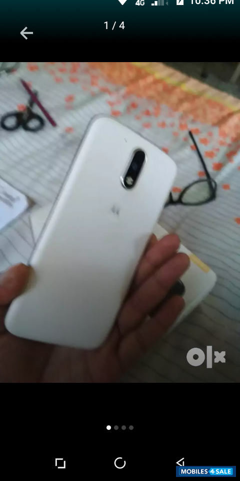 White Motorola  G4