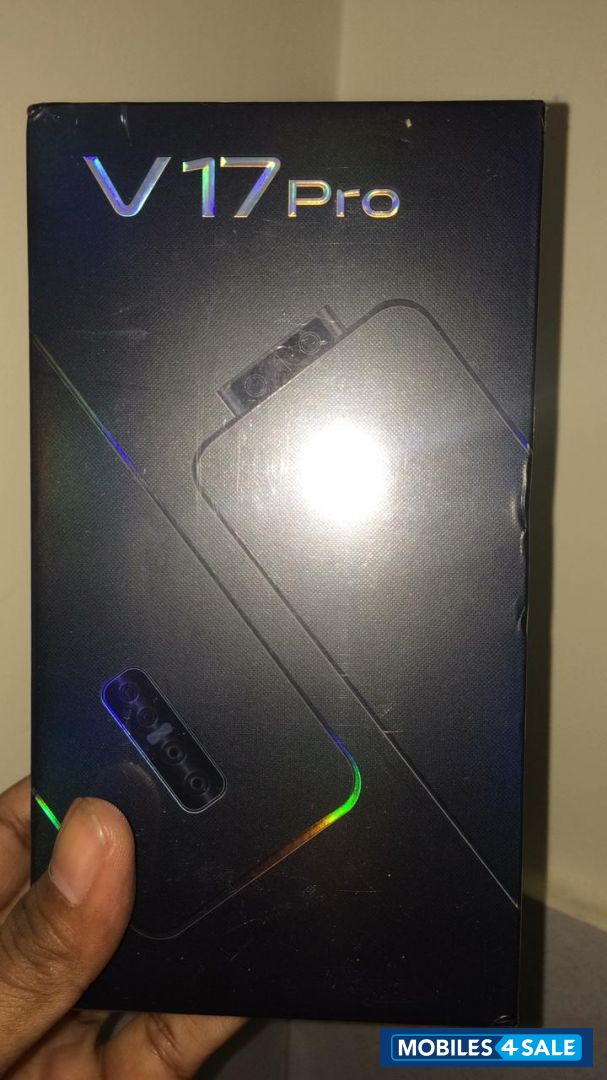 Black Vivo Vivo v17 pro