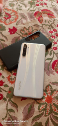 Realme  Xt