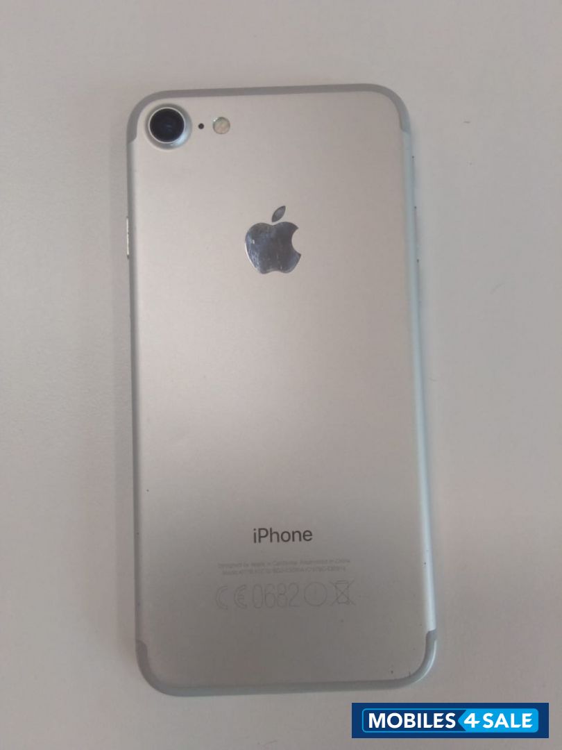 Apple iphone 7 Silver 128 GB