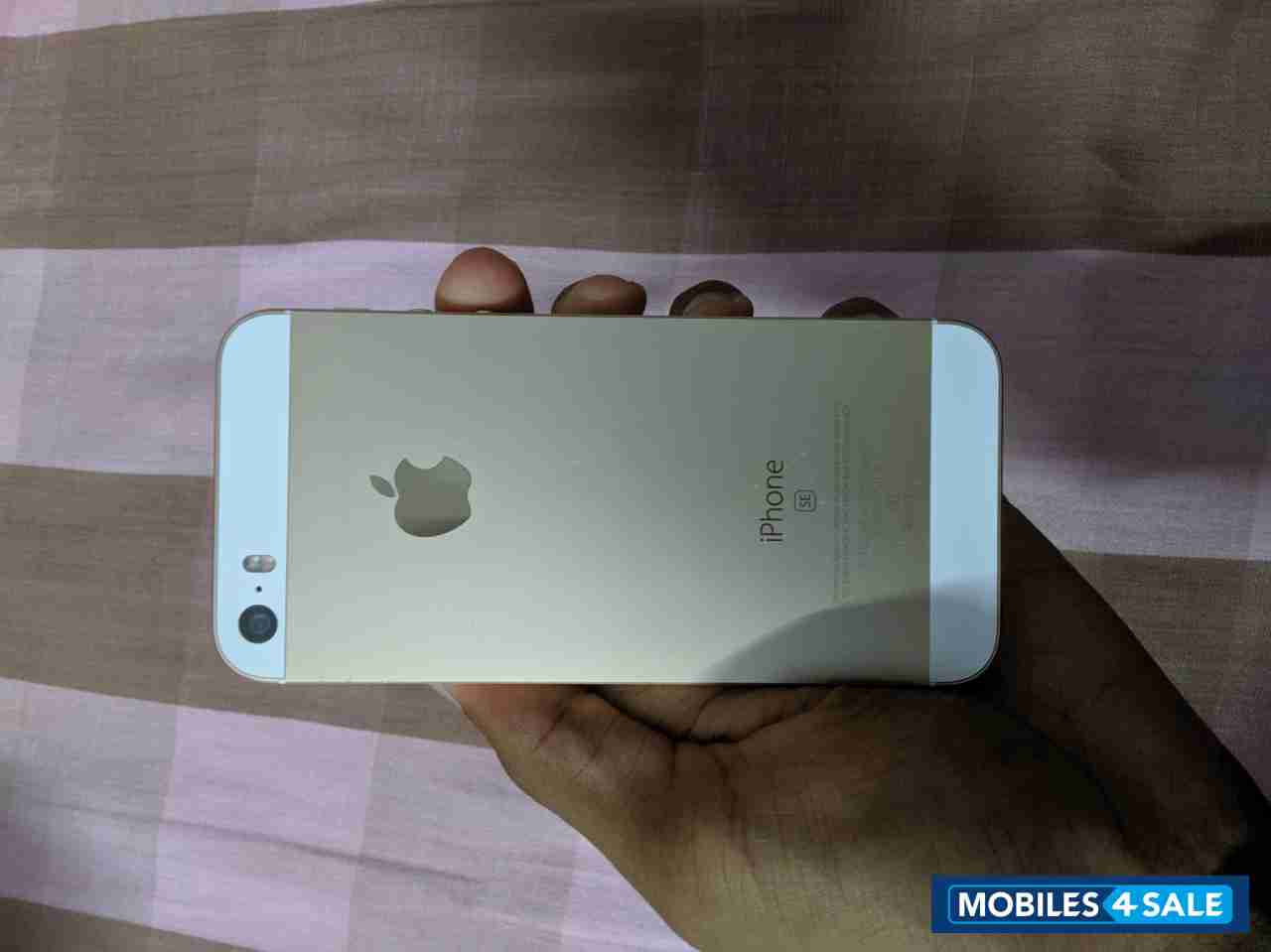 Gold Apple iPhone SE