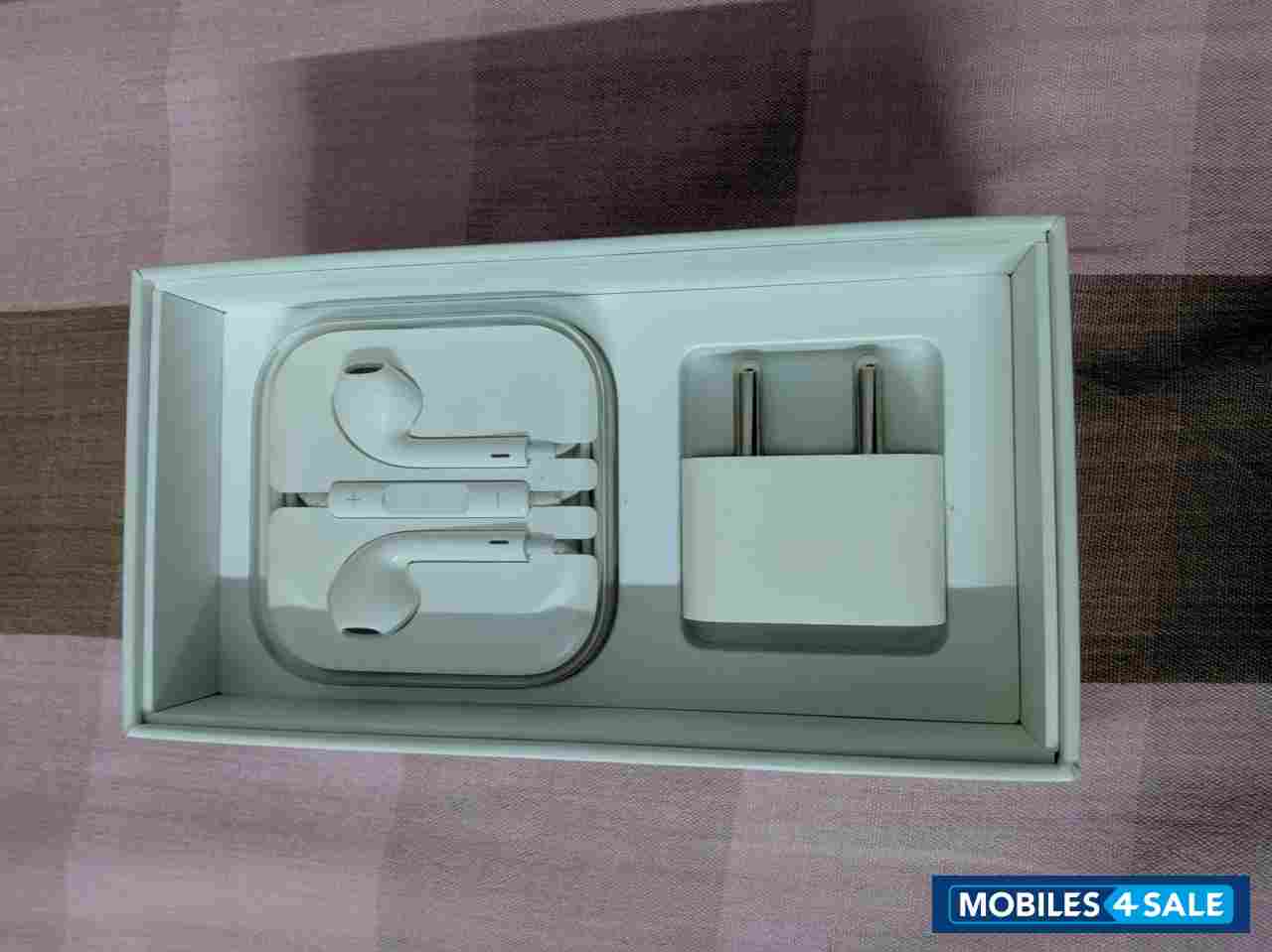 Gold Apple iPhone SE