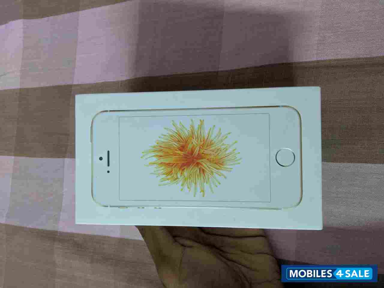 Gold Apple iPhone SE