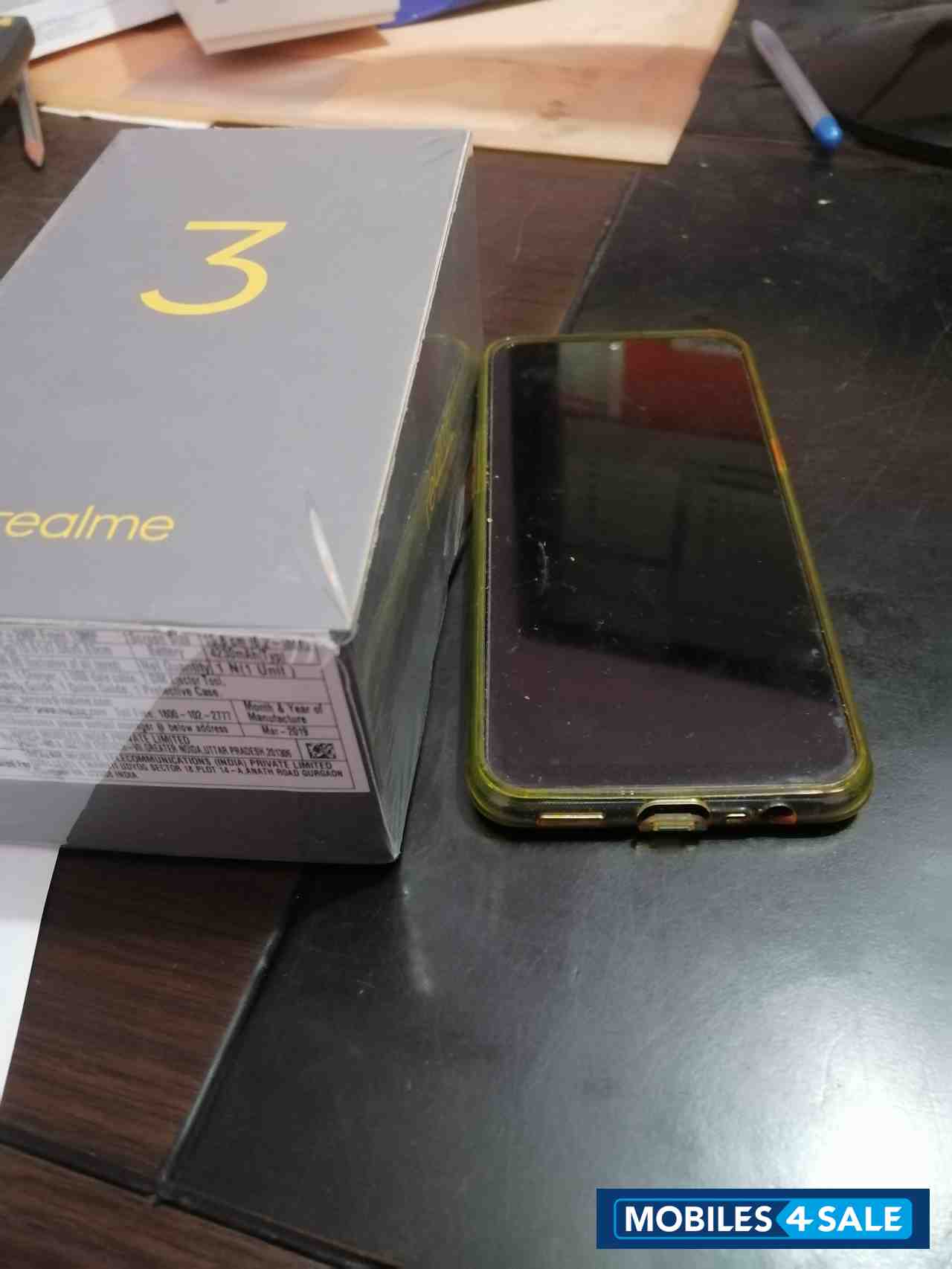 Black Realme 3