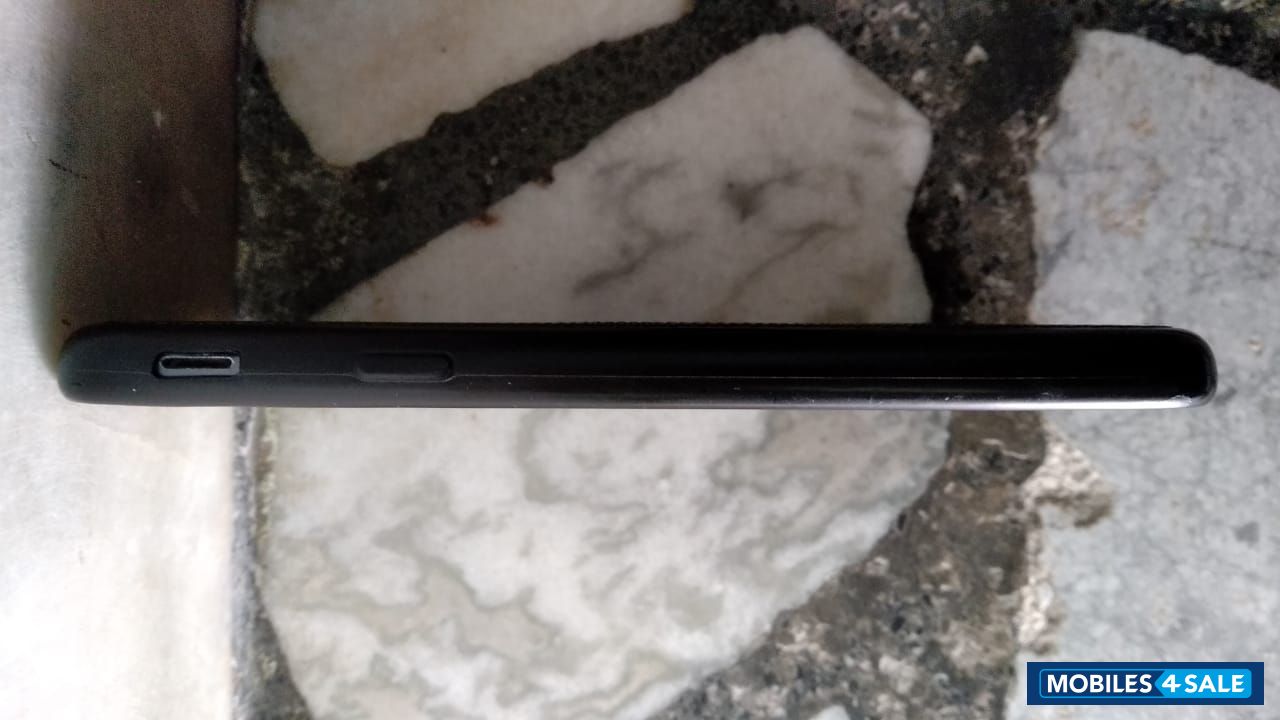 Black Samsung J5 prime