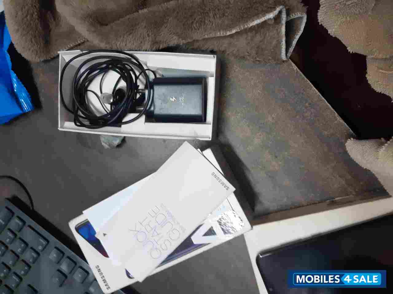 Samsung Galaxy A70 6 GB + 128 GB