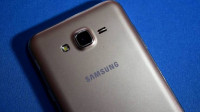 Samsung  J7