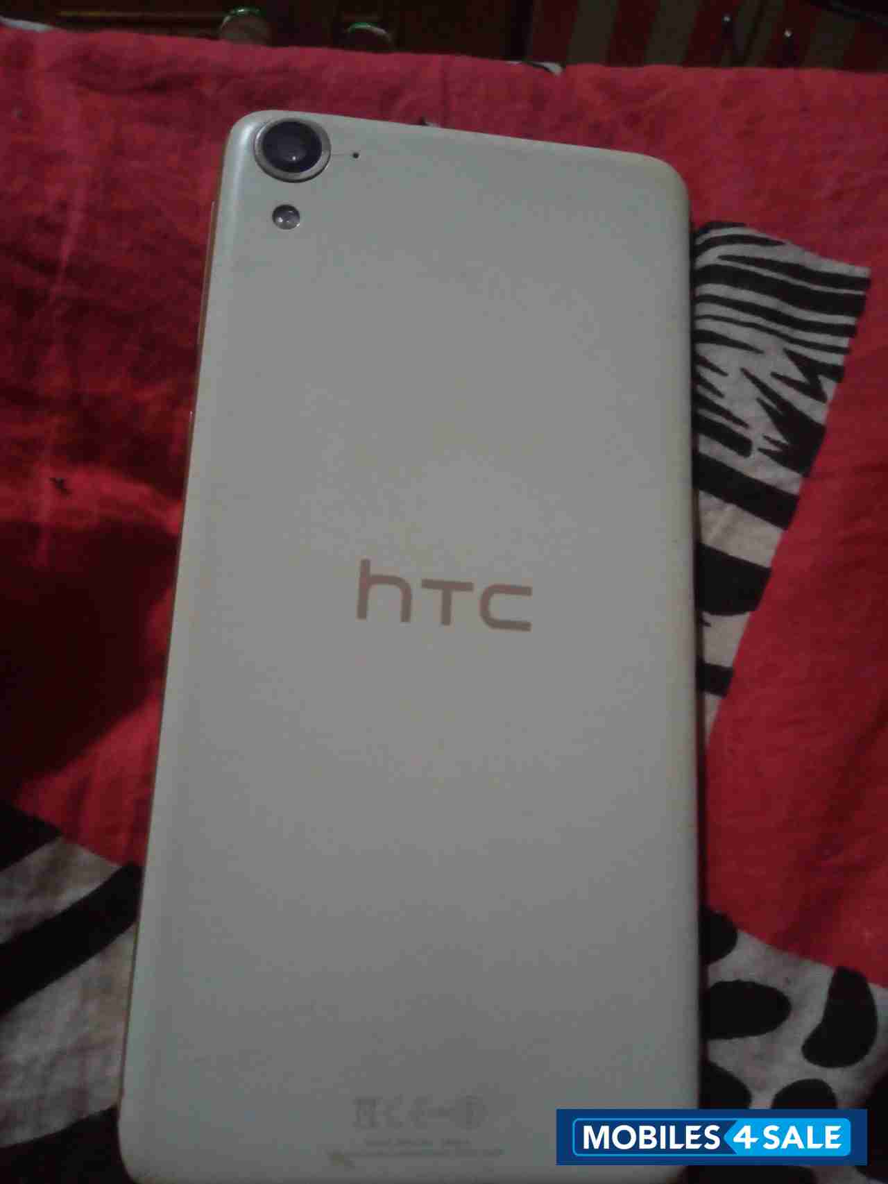 White HTC  Desire 826