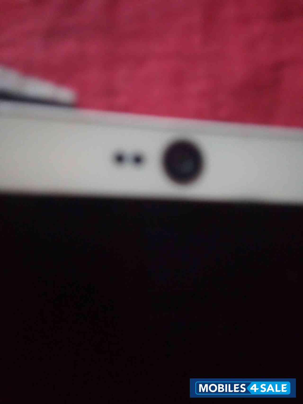 White HTC  Desire 826