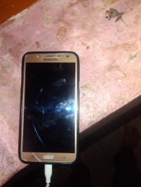 Samsung  Galaxy j7