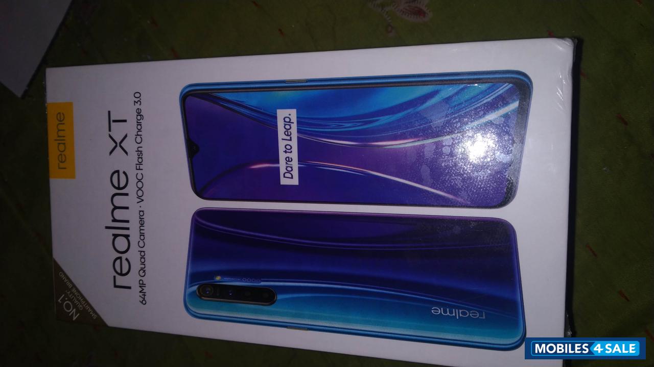 Realme  Xt