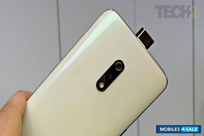 White Realme  Realme X