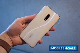 White Realme  Realme X