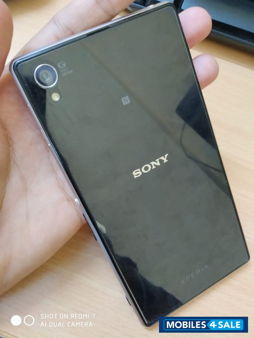Black Sony Xperia Z1