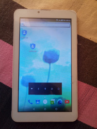 White IKALL 4G Volte dual sim calling tablet