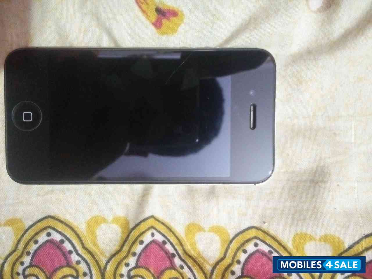 Black Apple  IPhone 4s