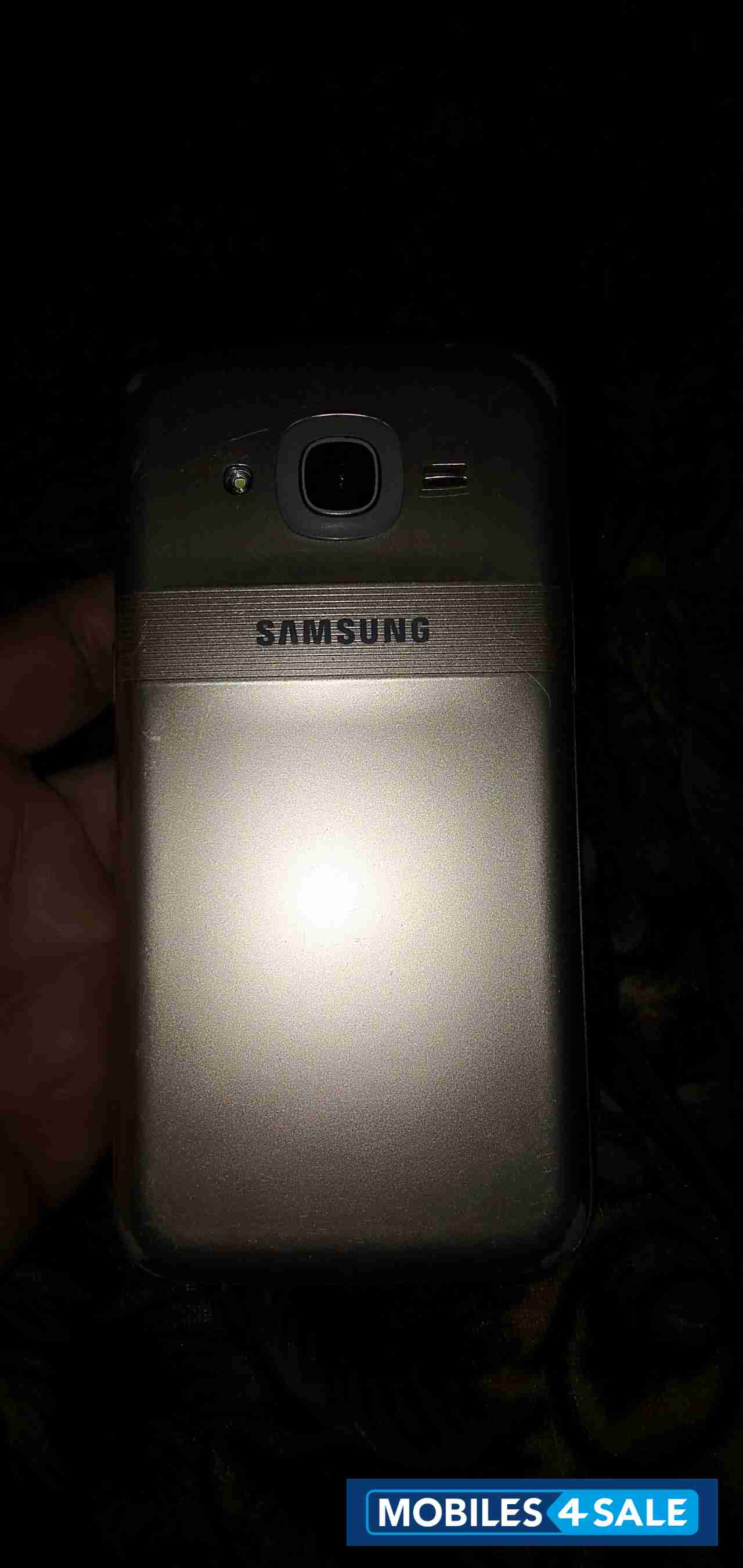 Gold Samsung  Galaxy j2 pro