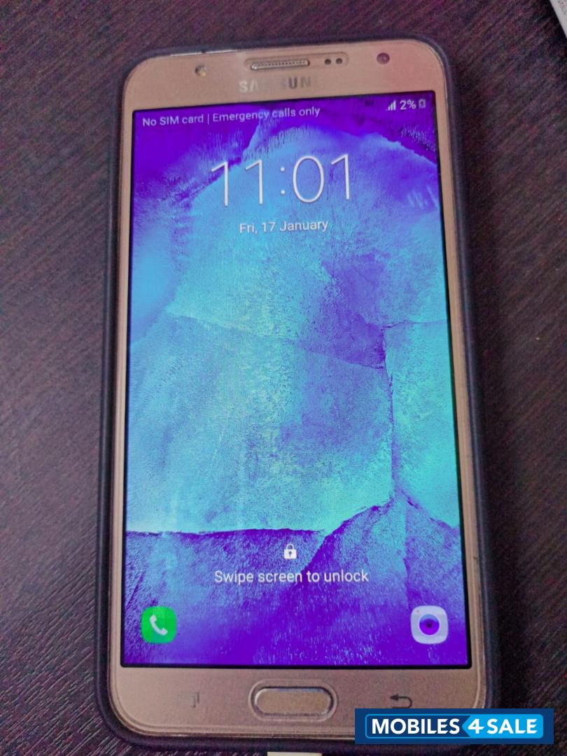 Silver Samsung Galaxy J7 2016