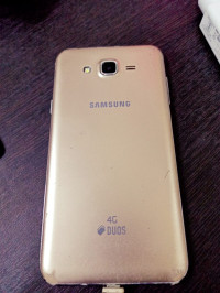 Silver Samsung Galaxy J7 2016