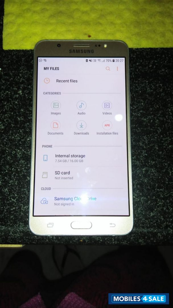 Samsung  Galaxy j7
