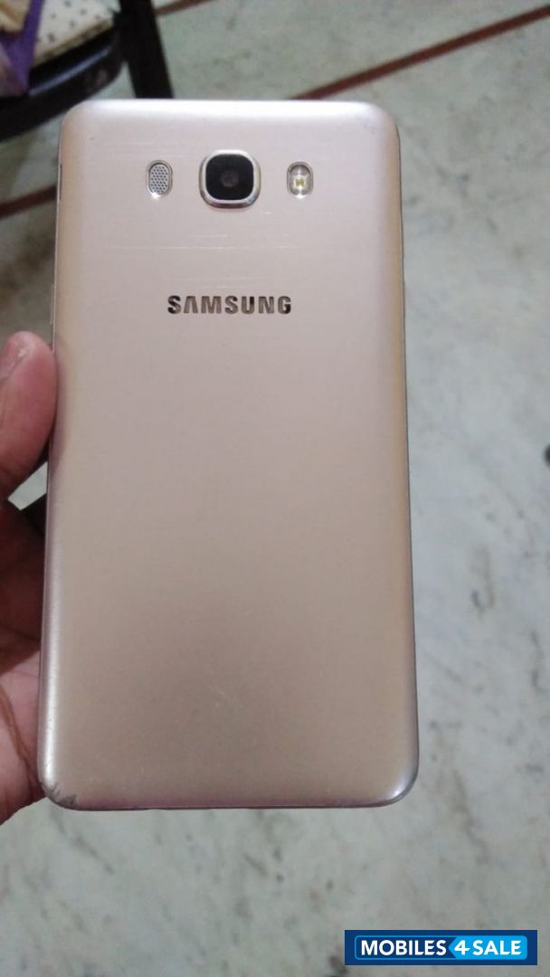 Samsung  Galaxy j7