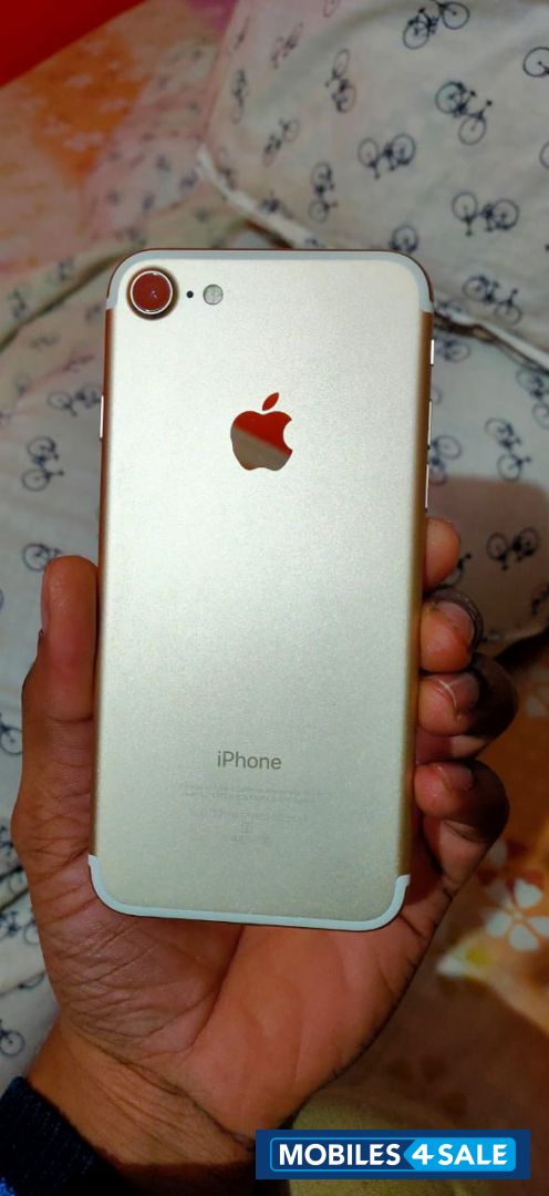 Gold Apple iPhone 7