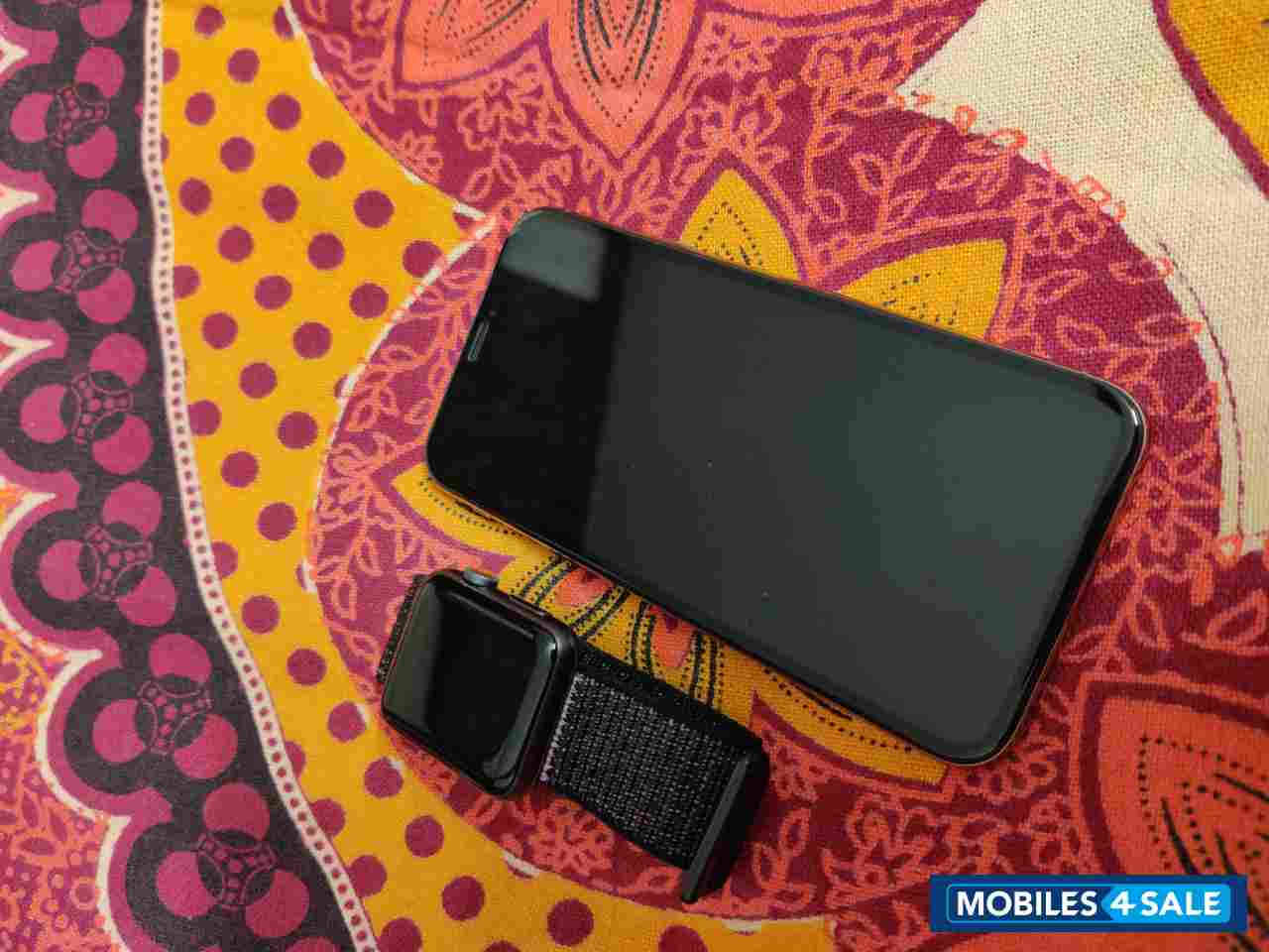 Apple  iphone xs 256 gb gold