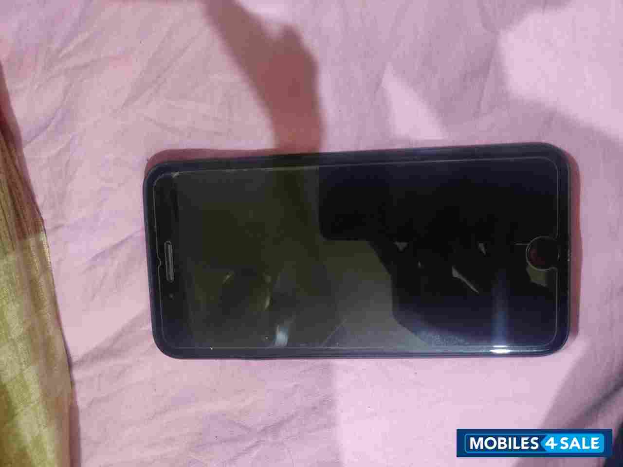 Apple  iPhone 7 plus