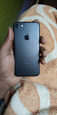 Apple iPhone 7