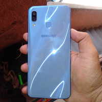 Samsung  Galaxy A30