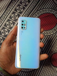 Vivo  V 17