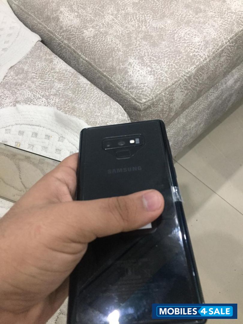 Black Samsung Galaxy note 9