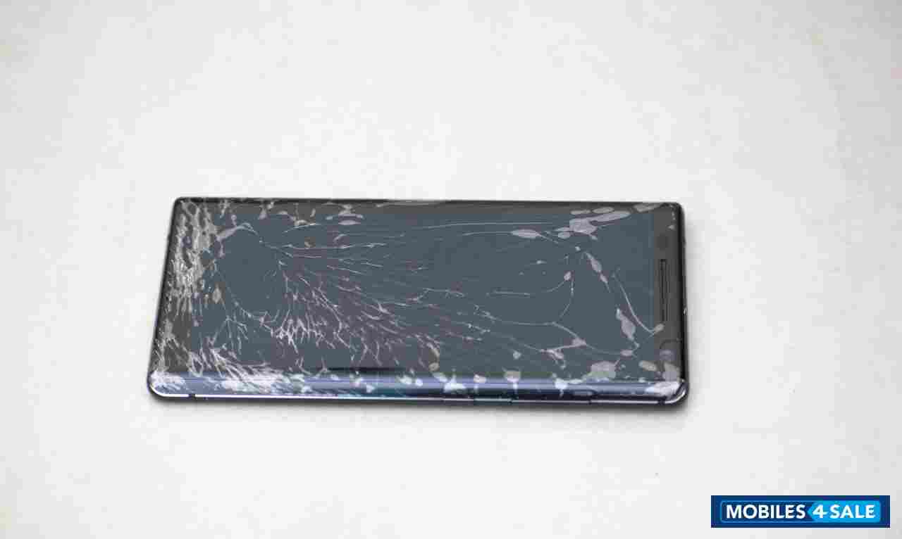 Black Nokia 8 sirocco