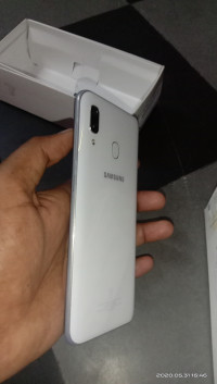 White Samsung Galaxy