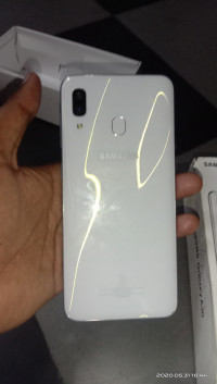 White Samsung Galaxy