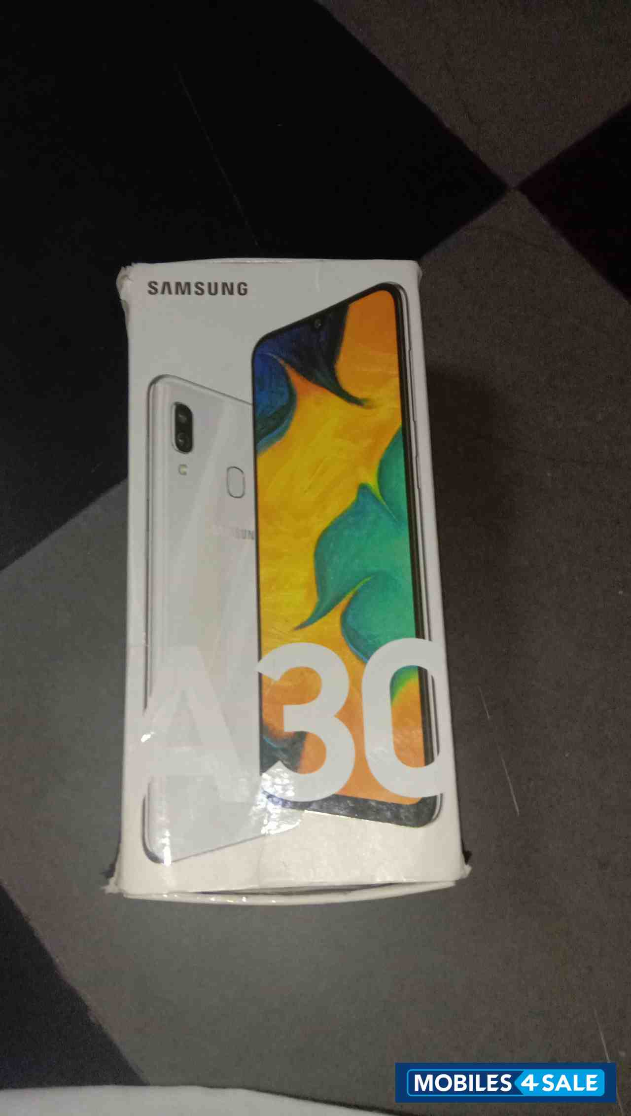 White Samsung Galaxy