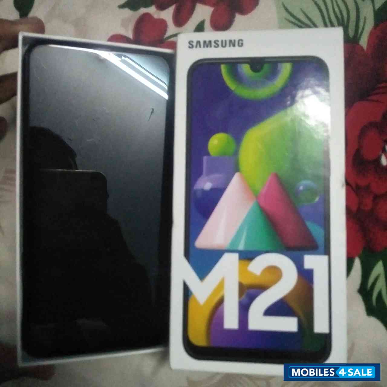 Black Samsung Galaxy M21 6GB / 128GB