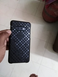 Black Samsung  Galaxy s10 e