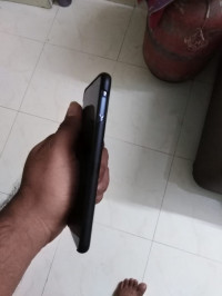 Black Samsung  Galaxy s10 e