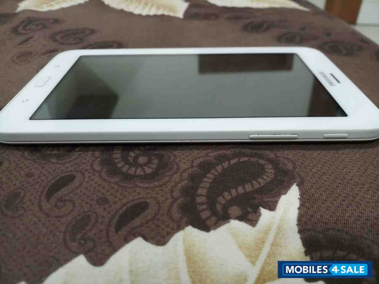 White Samsung Galaxy Tab 3 V