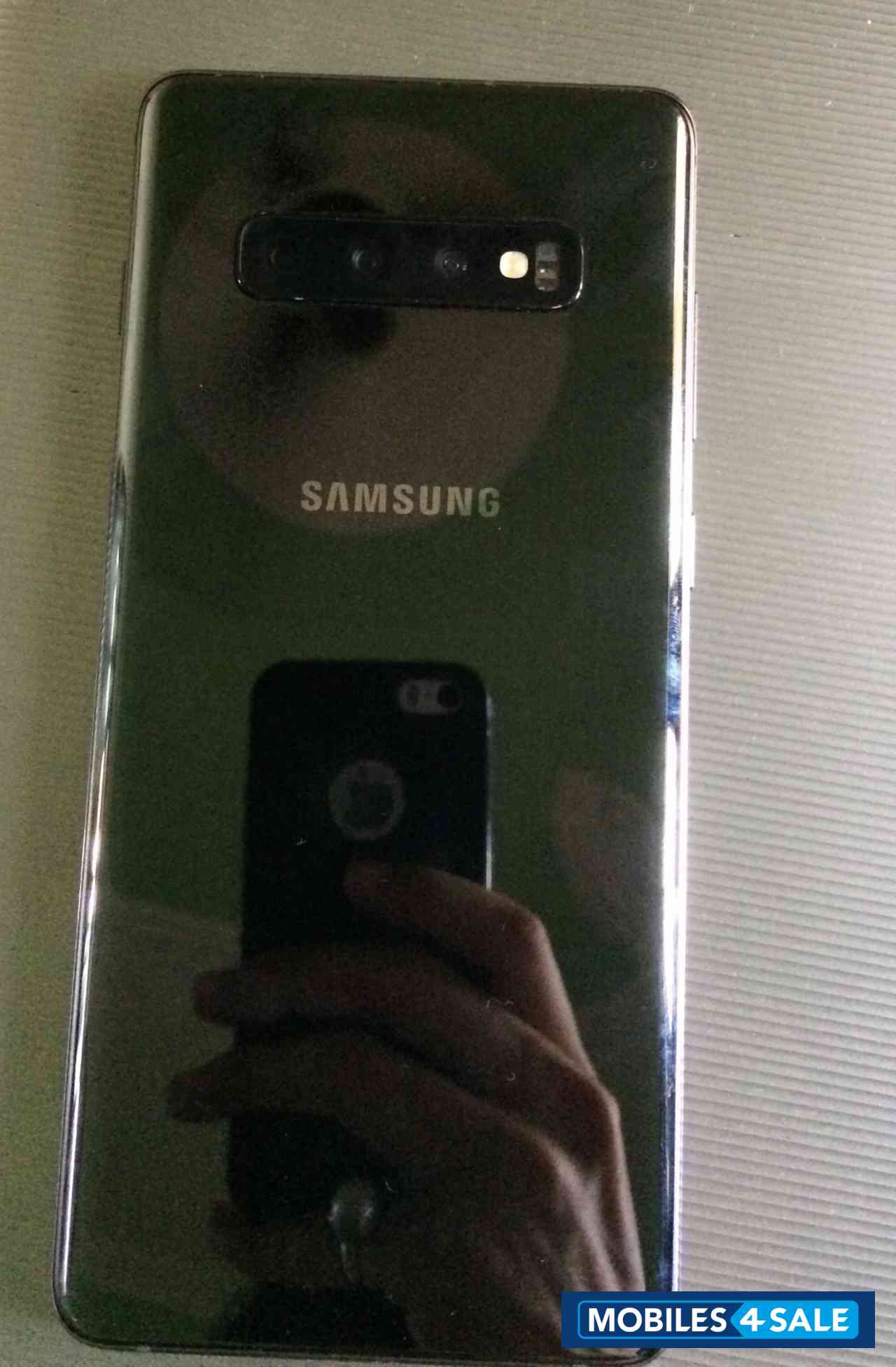 Black Samsung  Galaxy s10 plus