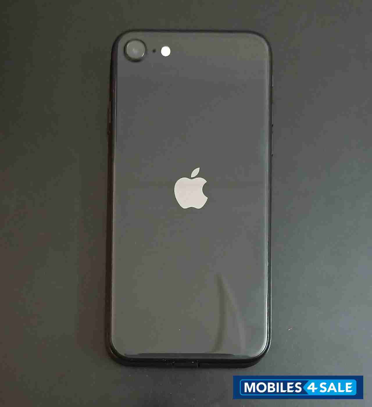Black Apple  Iphone SE 2020